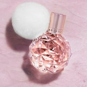 Perfume Ari by Ariana Grande - Dressygt