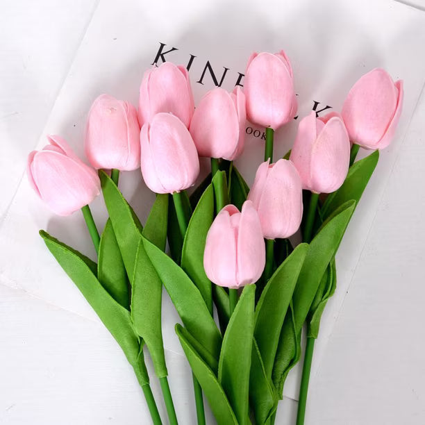 Ramo de tulipanes artificiales decorativos