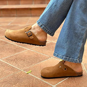 Zuecos tipo mule de gamuza