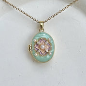 Collar con relicario vintage