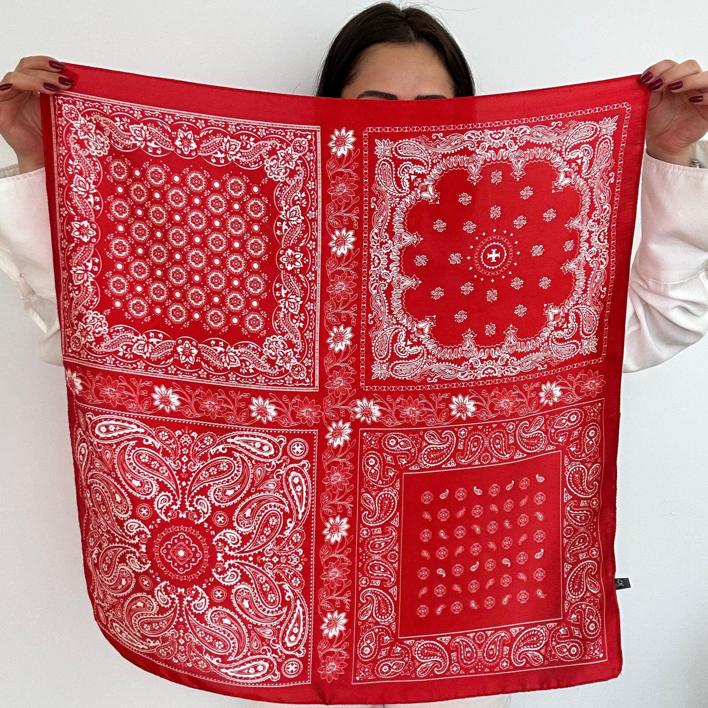 Pañuelo rojo estampado